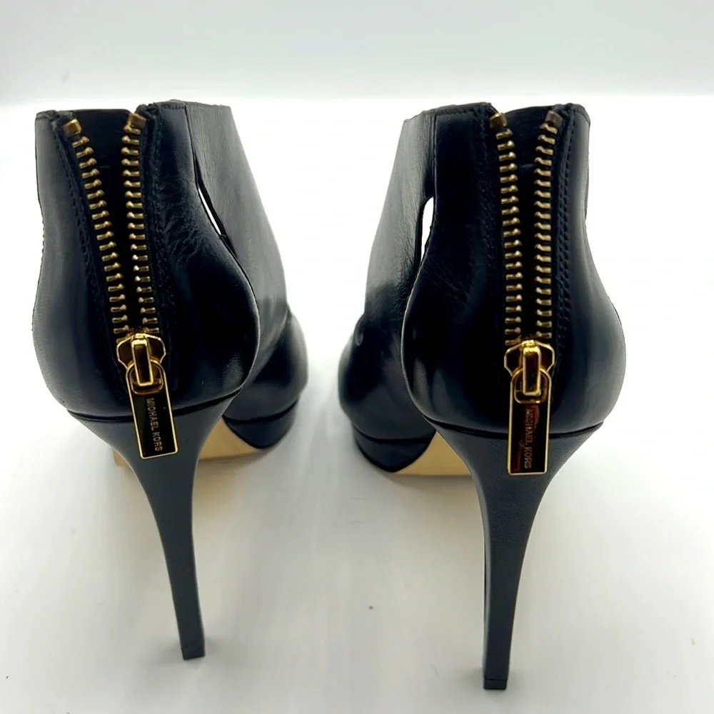 Michael Kors high heel  shoes in great condition.size 7.